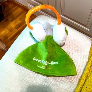 New & Unused [Limited Edition] Netflix Green Eggs and Ham Earmuffs & Hat Set
